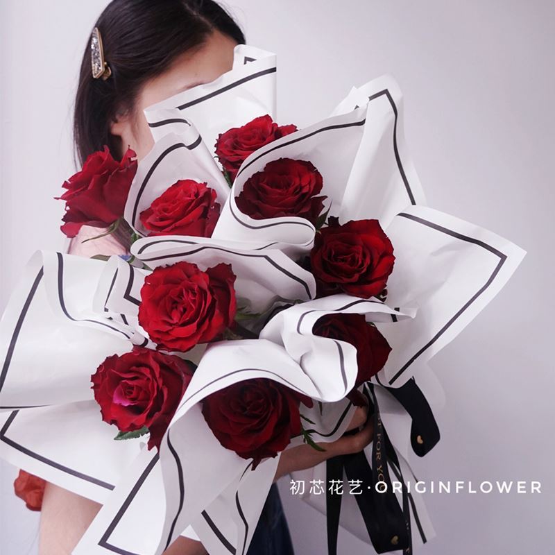 AR-Black and White Floral Wrapping Paper,Matte Film Waterproof Frosted Paper,Thickened Bouquet Wrapping Paper